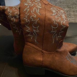 Cowboy boots only wore once good condition